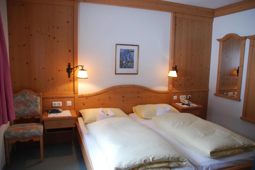 Der Erlhof Restaurant & Landhotel Zell am See Habitación foto